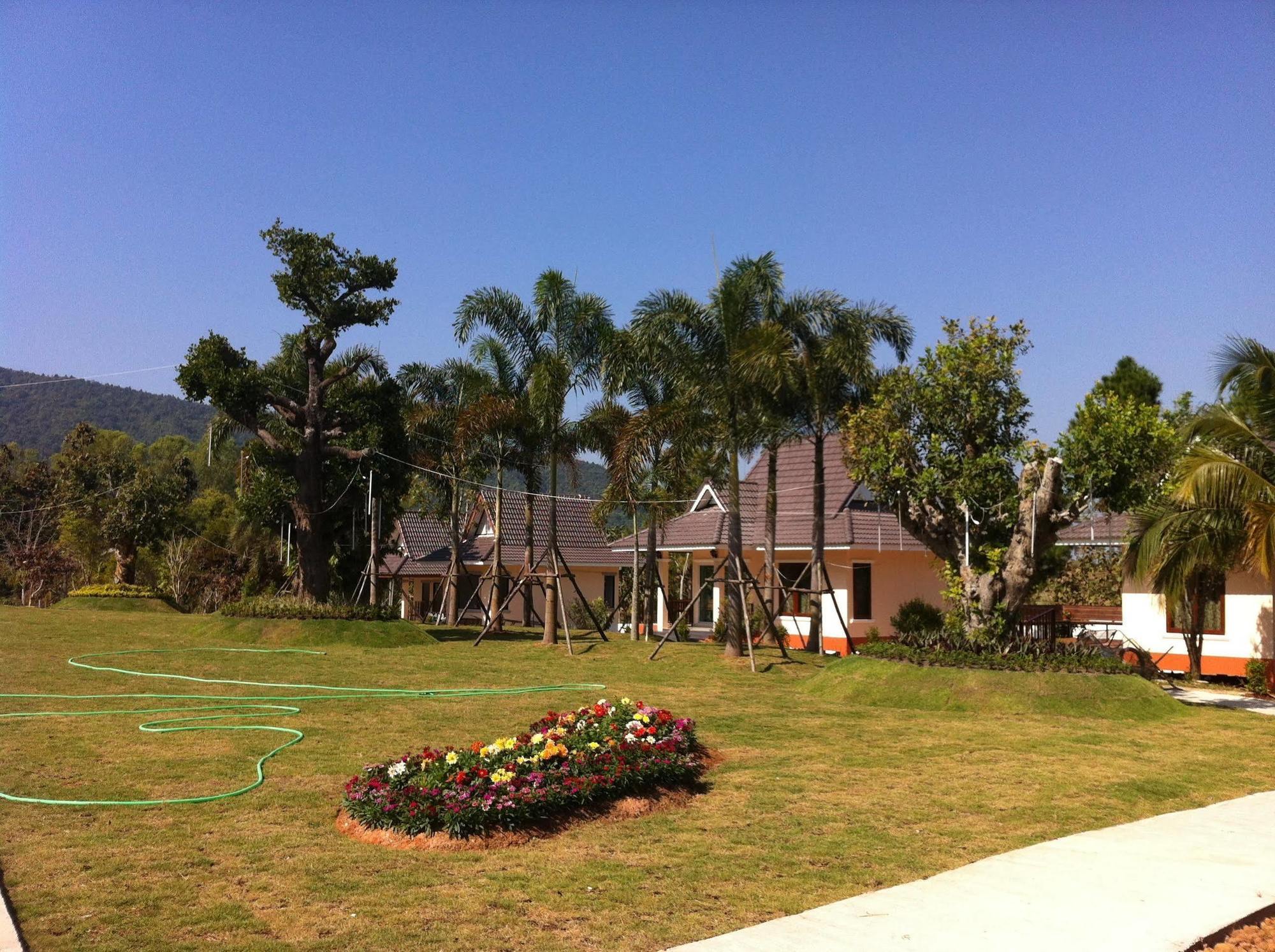 Phutien Resort Chiang Rai Exterior photo